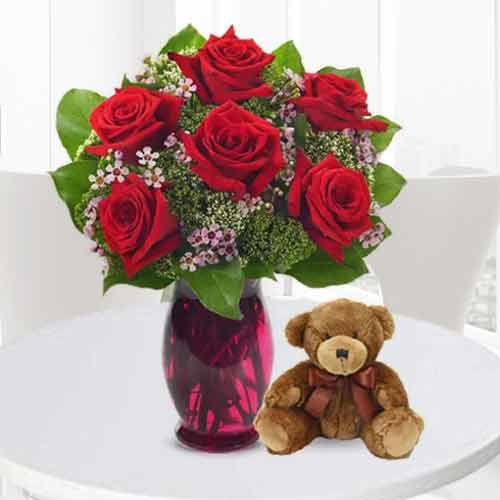 rose teddy in a box