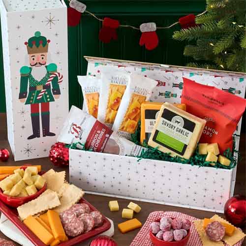 Sweet And Savory Christmas Hamper-Send Christmas Gourmet Hampers For Best Friend