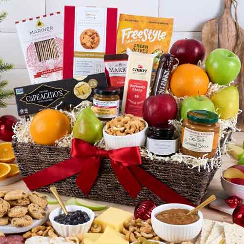 - Thanksgiving Holiday Gift Baskets | Christmas Treats Basket