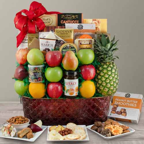 Holiday Fruit Hamper-Fruit Basket Delivery Iowa