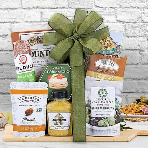 - Christmas Food Gift Baskets Delivery  Texas | Goumet Cheese Gift Basket