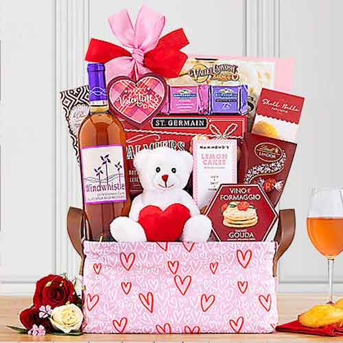 Red Moscato Wine Hamper-St Valentine Gift Ideas For Her