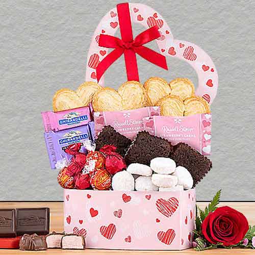 Vday Special Basket-Lovers Day Gift