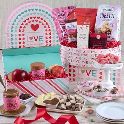 Fruits And Candy Basket-Valentines Gifts For Her