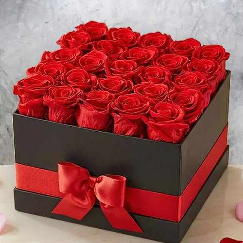 Luxury Red Forever Roses – 25 Preserved Roses In An Elegant Hat Box | 25 Eternal Luxury Red Roses