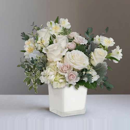 Contemporary Crème Bouquet – An Elegant Expression Of Sympathy And Comfort | Modern Blossom Harmony