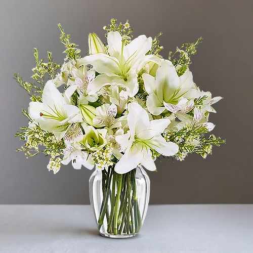 Life Well Lived Lily Bouquet – A Beautiful Tribute Of Love And Remembrance | Elegant White Expressions