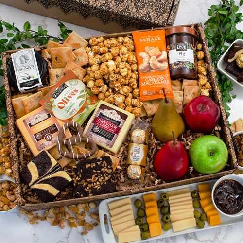 Showstopper Fruit & Gourmet Gift Box – An Extraordinary Feast Of Flavor | Fruit N Gourmet Pairings